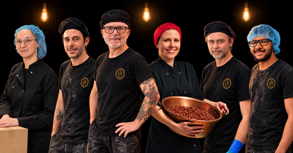 Het team van Snoepmeesters voor Imkers in het atelier in Luik